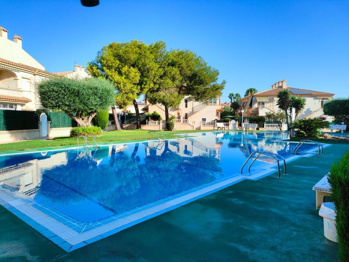 Ferienwohnung Casa De Buenos Dias Torrevieja Exterior foto